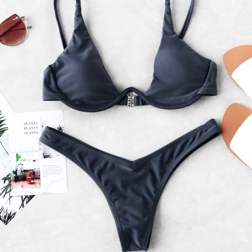 Underwire high leg bikini